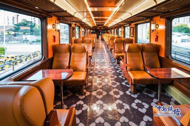 首次载客运行！12306可购票！旅客：上车像穿越