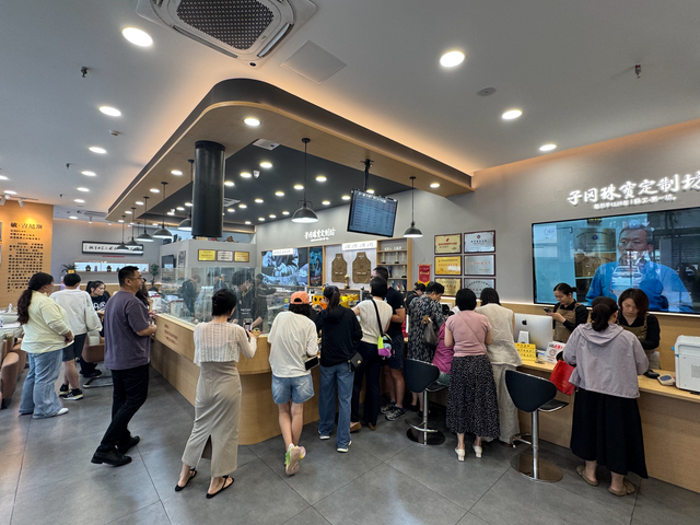 “到苏州旅游 去子冈打金” 手艺在苏州，口碑传五洲