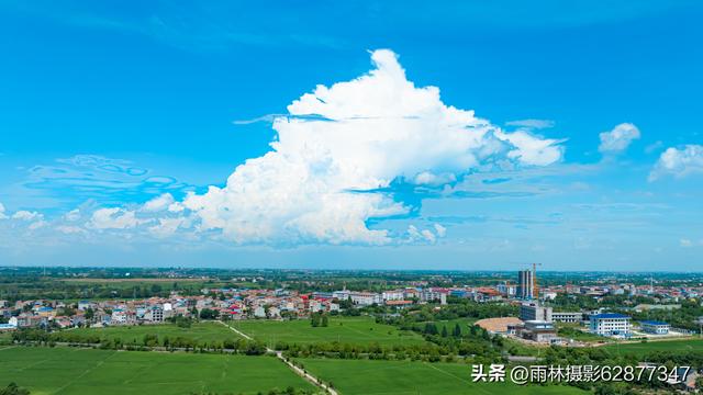 罗汉街的夏日画卷