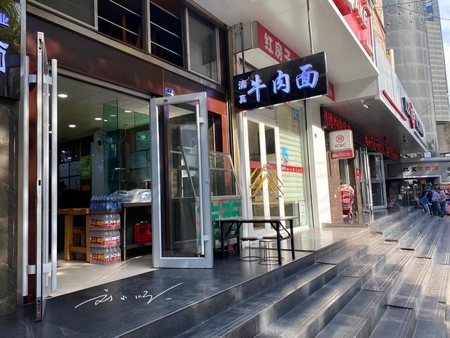 外地游客要吃“兰州拉面”，兰州人却急了：兰州只有“牛肉面”！