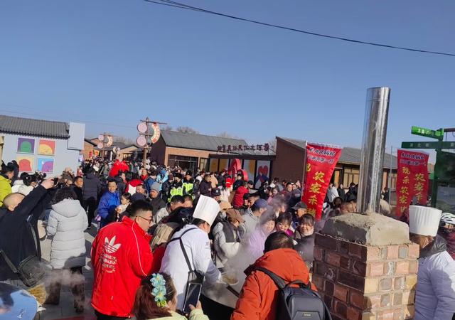 今天，包头黄河观凌季启动仪式在天下黄河第一村盛大举行。