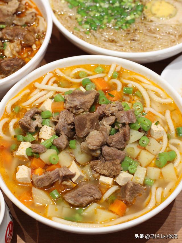 陕西榆林旅游，解锁西北的丹霞、长城与烟火气！