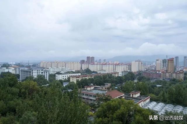 雨润临洮，秋光满故城