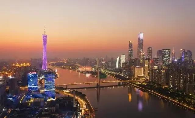 菲律宾和广东同为1亿多人口，菲律宾创造3.3万亿，广东是多少？
