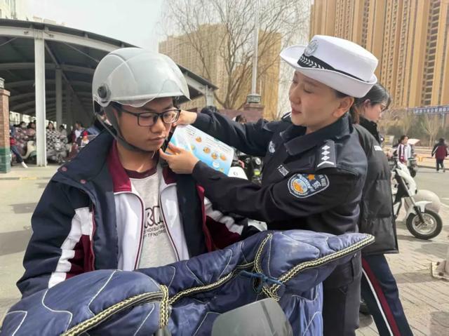 11月1日起实施，电动车、三轮、四轮车上路“3罚2扣”，车主注意
