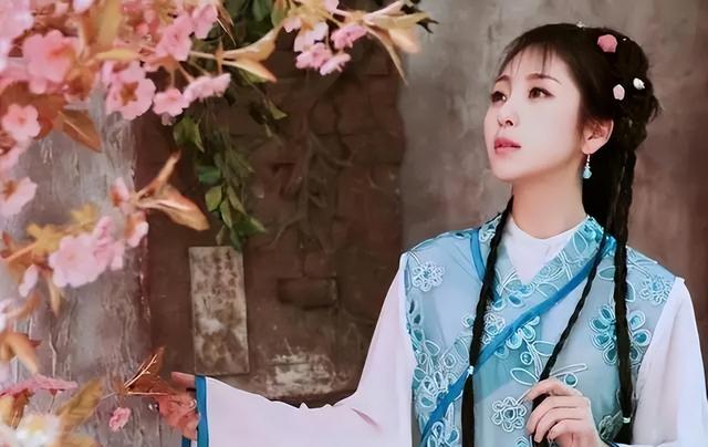 她靠星光大道一炮而红，却因当小三前途尽毁，今39岁活成这样