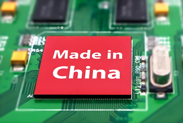 黄仁勋终于想通了？英伟达为中国推出新芯片，中国企业如何选择？