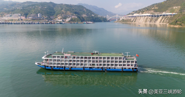 书香与江水的邂逅：全国书博会落幕，三峡游轮悠然之旅正当时