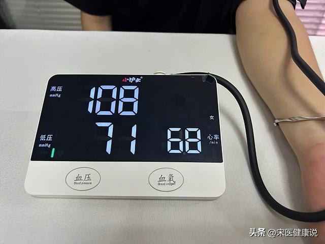 61岁男子游泳后去世，医生苦劝：不管多累，游泳后这5件事别干