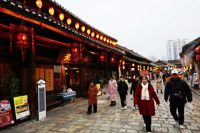 贵州：畅游安顺风光，感受黔中民俗！