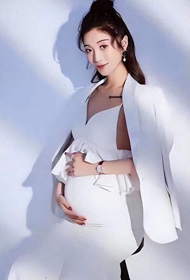 “买英国精子生3娃”的山东女人	，8年后现状曝光！如今她后悔不？