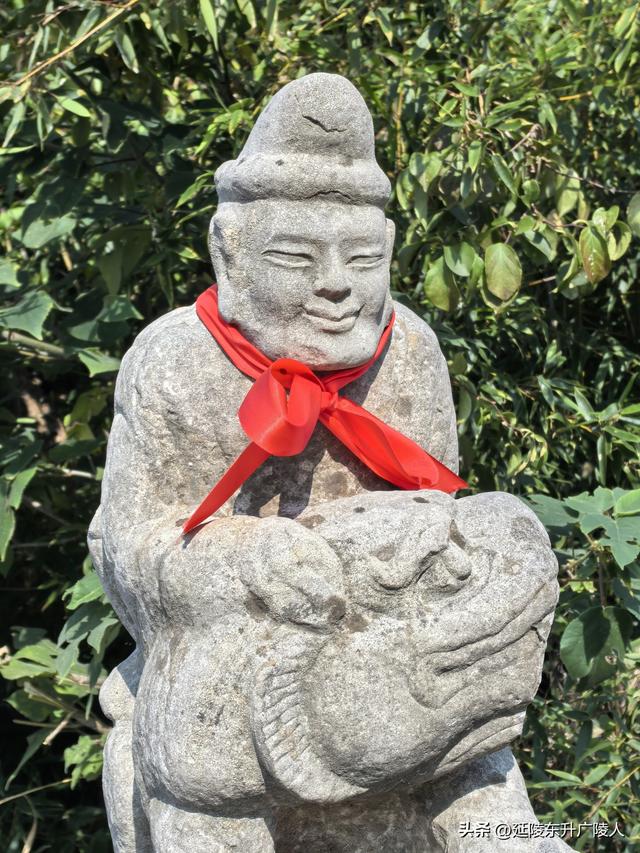 重阳登高丹阳黄连山 齐梁半壁基业地 北顾大江秋水情