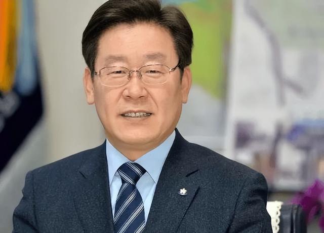中方不必留座，李在明9月行程要凉，王毅挂断电话，送韩国一句话