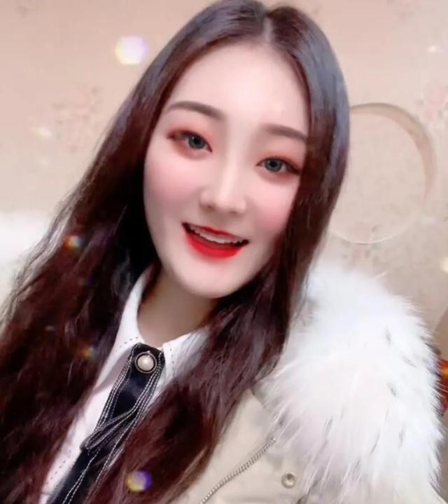 陈亚楠分手四年处境坎坷，店倒闭还欠债，弟弟房车梦彻底落空