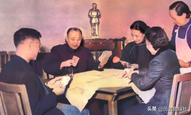 卫立煌将军的妻子有多漂亮？穿着时髦端庄优雅，不愧是北大校花！