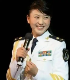 钱再多有什么用？闫学晶如今的现状，给所有53岁的女性提了个醒