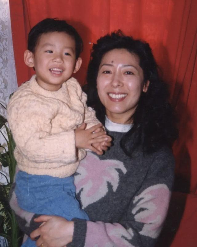 她与王星军离婚34年后，带着儿子嫁高官，70岁住养老院，让人心疼