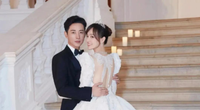 罗晋携任素汐与母亲去祈福