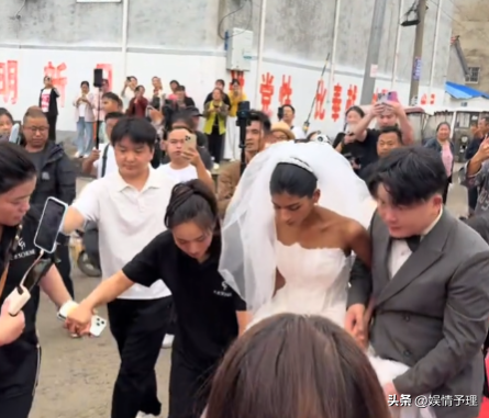 吃相太难看！借着婚礼“捞金”的百万网红小黑妮，终究是自食其果