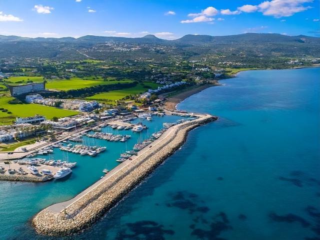 芬兰最北端距海洋仅30公里，但船舶出海却要绕道上千公里