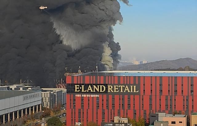 烧了60小时！亚洲最大时尚物流中心突发大火：超1000万件衣鞋被烧毁，许多还未发货