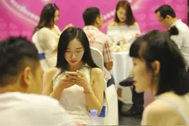 39岁的大龄剩女相亲，提出了四个奇葩条件，男方听完怒怼女孩图片