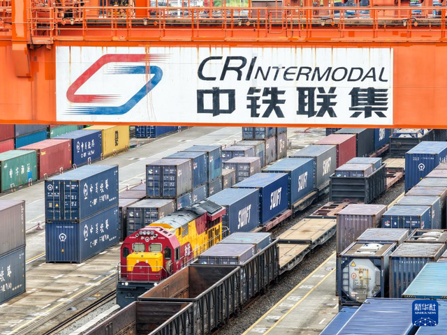 唐驳虎：中欧班列被卡给中国敲响警钟