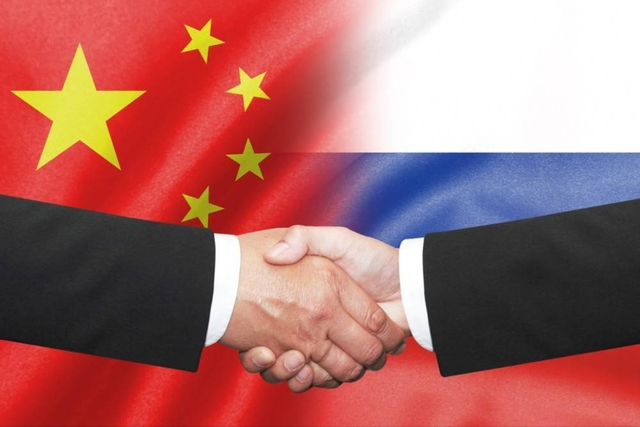 普京专机离开北京后，刚飞出中俄国境线，马上降落在了海参崴