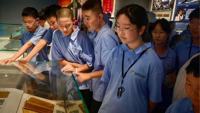 省科技馆“科普引擎蔚蓝寻踪”主题研学活动圆满落幕