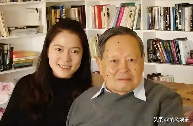 杨振宁的第一任妻子，18岁的杜致礼有多美？这张照片给出答案！
