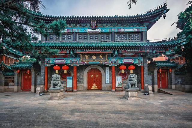 青岛市现有A级景区96家，其中5A级2家，4A级26家 3A级56家 2A级12家