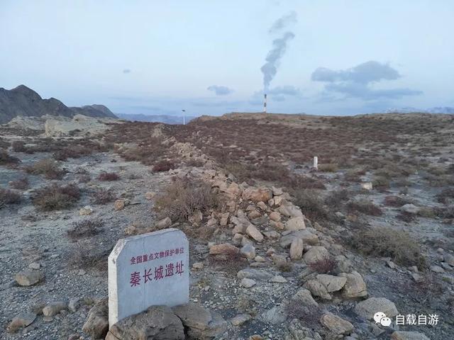 乌海市虽然年轻,但却有国内少见的秦长城,太不起眼让人不敢相信