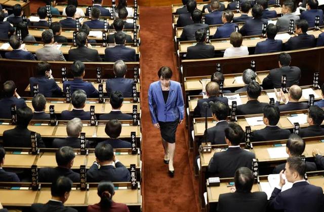 高市还没道歉，日本先找上事了？日方通知中国：必须解释这件事