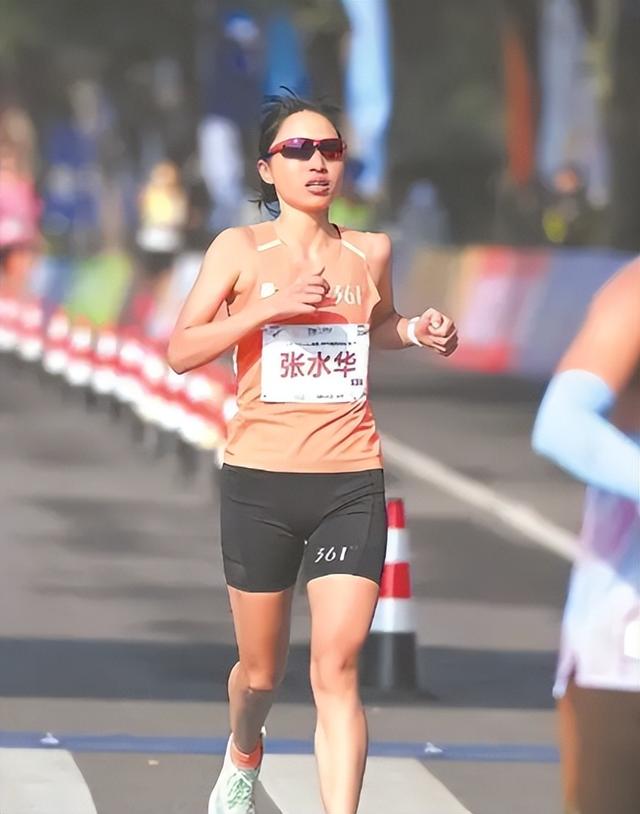 白岩松也没想到，辞退传闻半个月后	，医院披露最快女护士离职内情