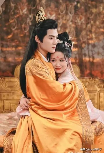 短剧也被丑女攻陷，小鸡嘴、绿豆眼、满脸科技，长相平平却吹上天