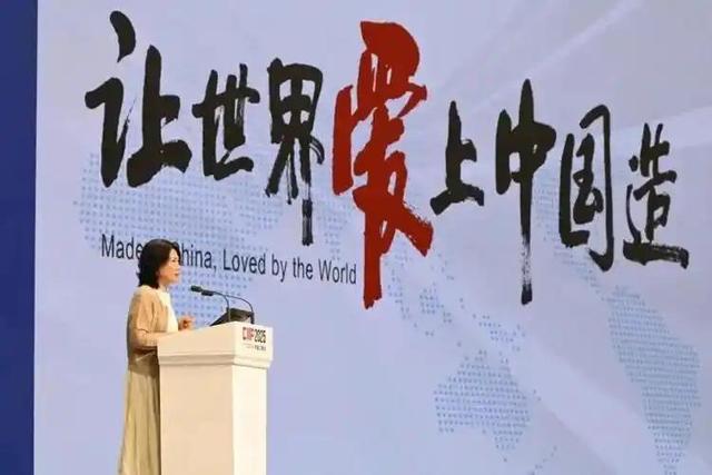 被停职审查、转移资产	、搞办公恋情，董明珠身上标签哪个是真的