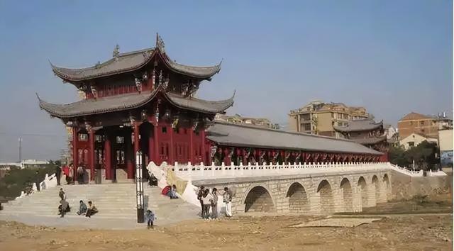 金华白龙桥：连接两岸的枢纽，沟通人与自然、人与神灵的通道