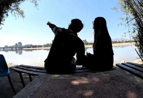 两性关系：搞定50岁女人的最好方式，就是喂饱这两个"饥饿"