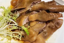 老广推荐系列4：芳村粥旺莊烧鹅卤水鹅头加大包图片