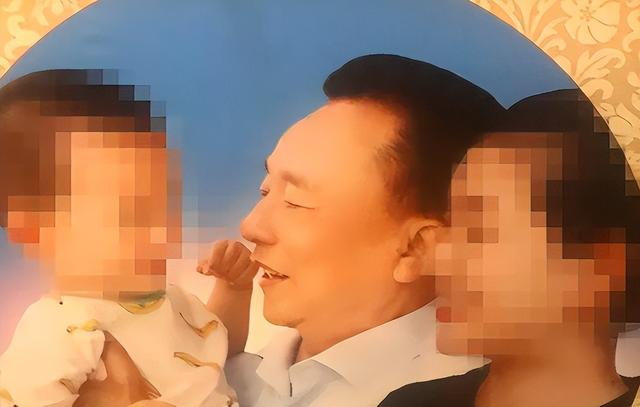 包养10位情妇，睡觉翻牌生下11个私生子，75岁还在拼命生娃！