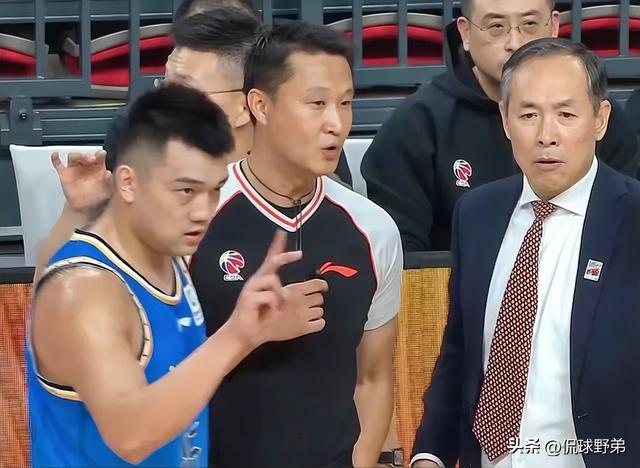 北京首钢111-84击败新疆，赛后揪出2大混子1人遭弃用，下轮战辽宁