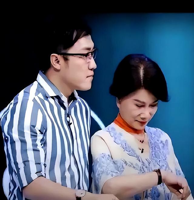 被停职审查、转移格力资产、搞办公室恋情	，董明珠身上谣言太离谱