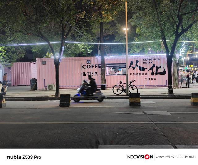 我花 700 多买了一二手「小众手机」,却学会了「放下手机」