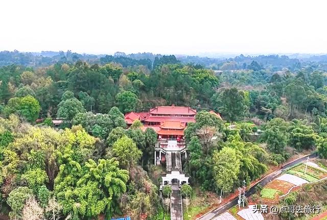 成都黄龙溪被冷落的寺庙，位置堪称绝佳，现32尊观音化身像！