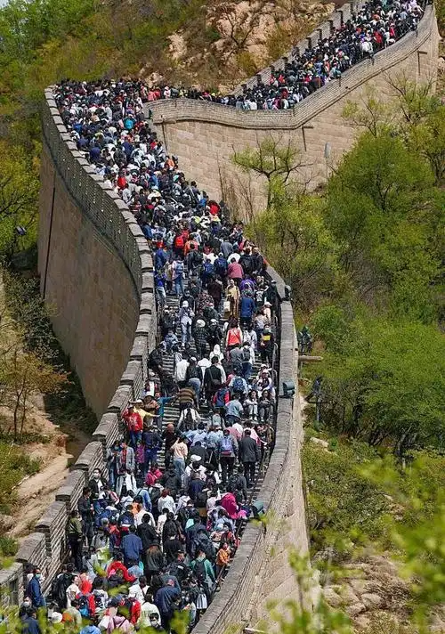 穷游网“诈尸”了!国庆出游潮下，小红书为何赢了老玩家？