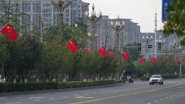 六合，红了！