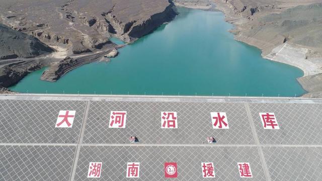 月薪8000留不住人，牧民靠万亩草场维生，新疆的上限下限超乎想象