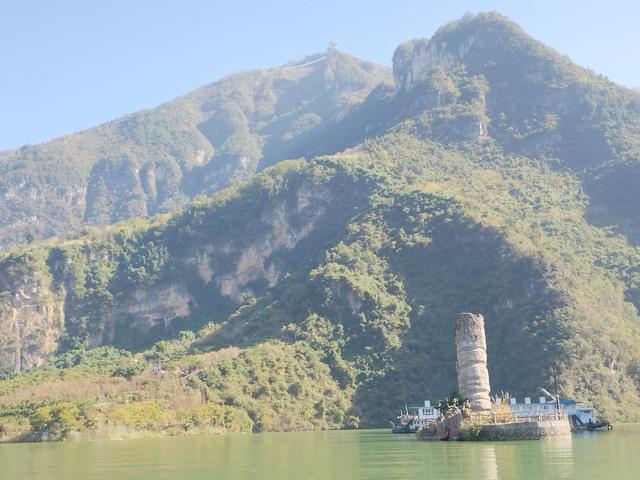 鄂渝行第四天（上）：小红船换小白船，从巫山到巴东