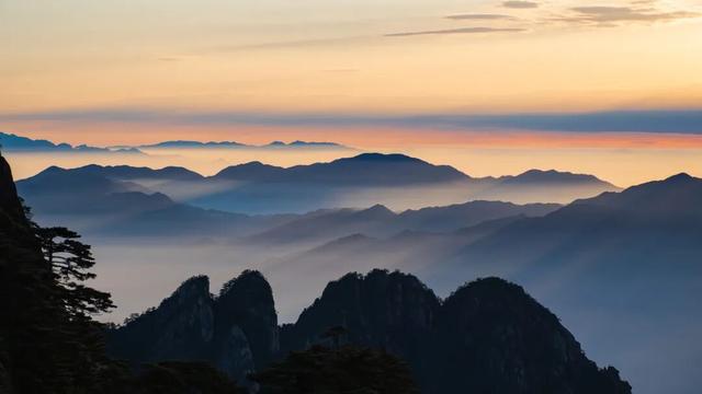 黄山冬日美景“开挂”雾凇、佛光、云海、日出日落出镜，美到失语