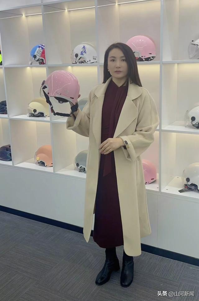 江苏一公司老板季晨阳去世，提新车没多久，女儿12岁，妻子很漂亮